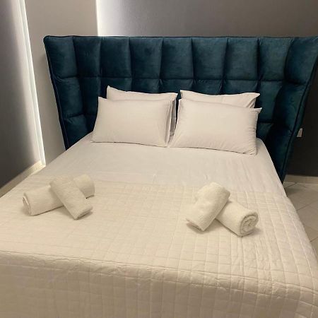 Comfortable Apartment Near To Metro Афины Экстерьер фото