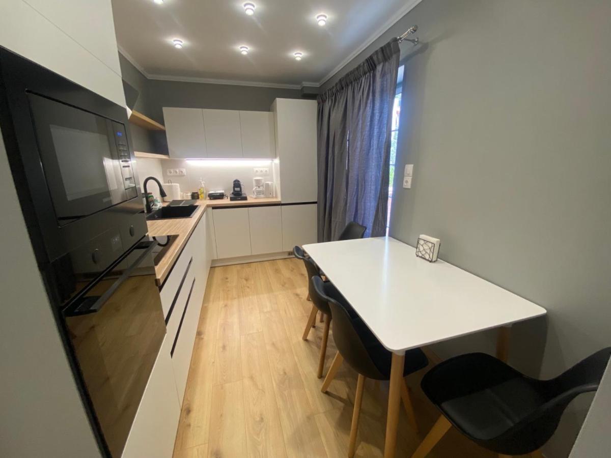 Comfortable Apartment Near To Metro Афины Экстерьер фото